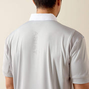 Close up back view of male model wearing the Ariat Mens Tek Short Sleeve Show Shirt in gray in a studio setting