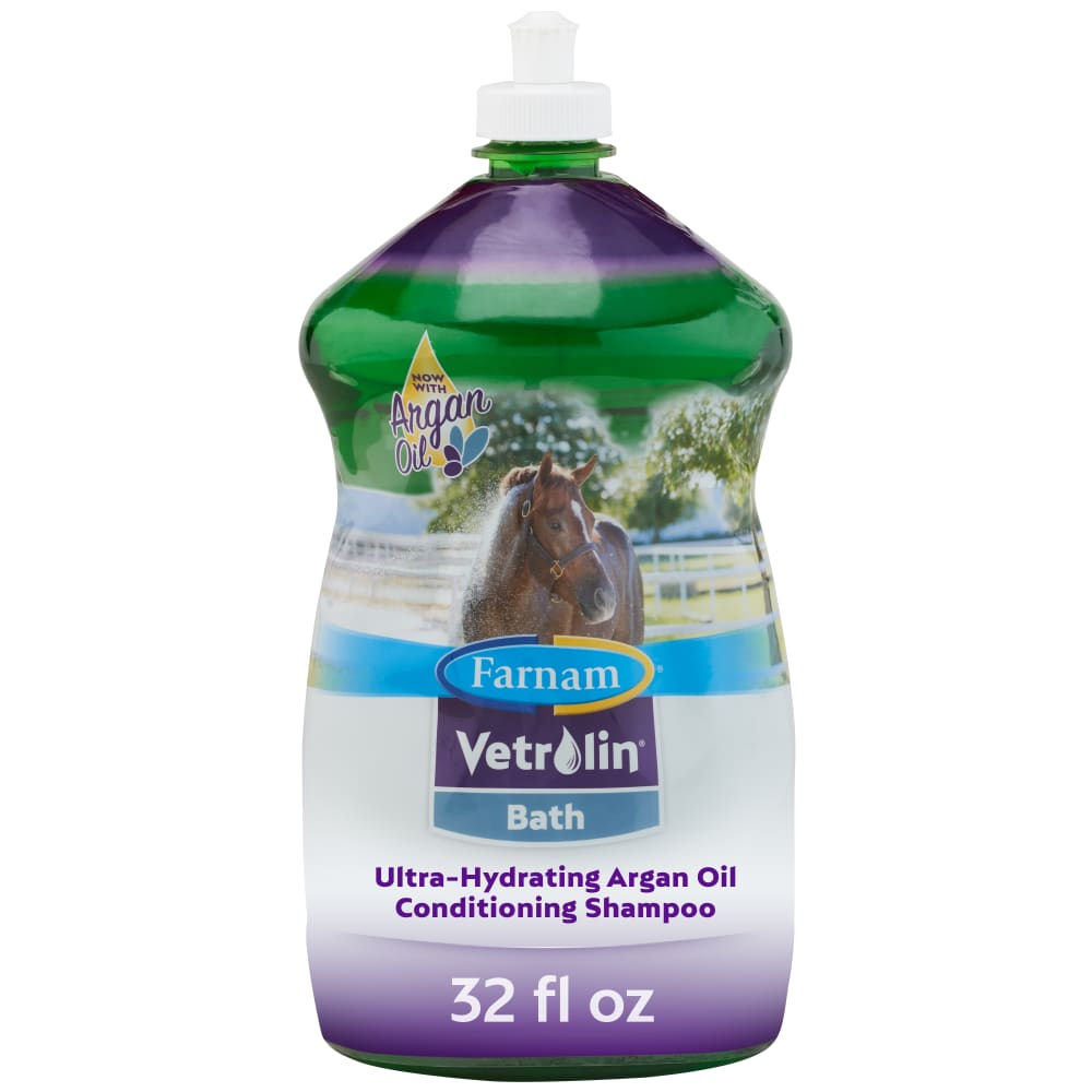 Front view of a 32 oz bottle of Vetrolin Bath Ultra-Hydrating Conditioning Shampoo on a white background