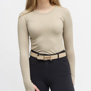 Front view of a female model wearing the Cairo TKEQ Kennedy Seamless Long Sleeve Shirt 2.0 on a white background