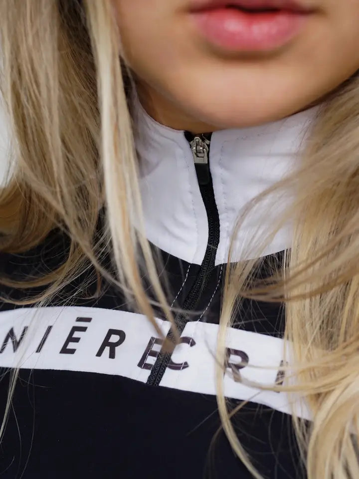 Close-up view of the quarter zip on the Criniere Estella Noir Night Long Sleeve Shirt