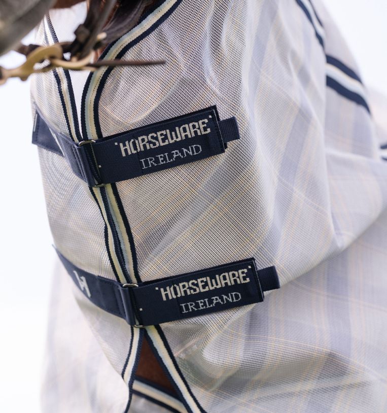 Close-up view of the  closures on the detachable hood of the Horseware Newmarket Quarter Horse Plus Fly Sheet